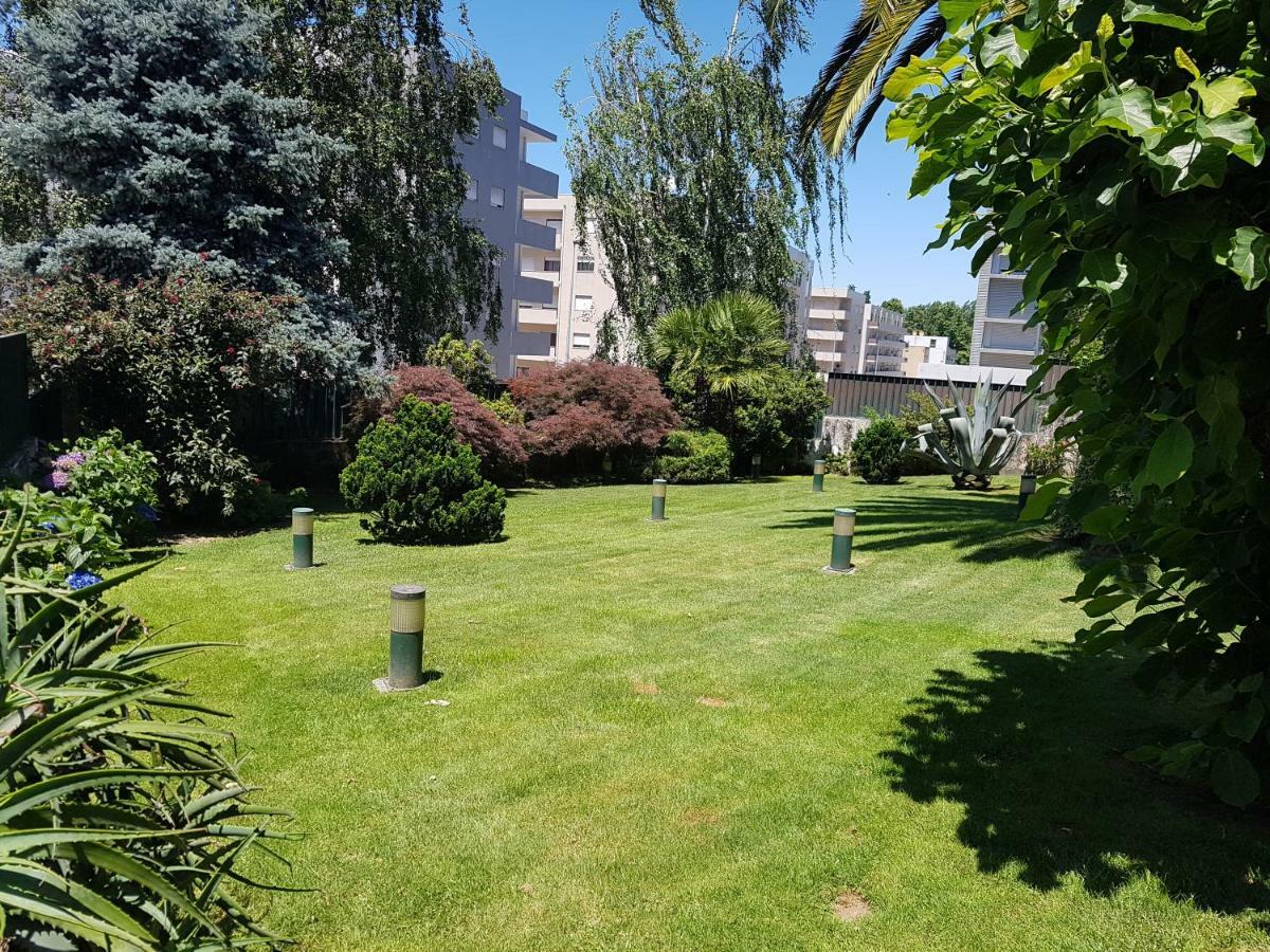 Enjoy Guest House Gmr Guimaraes Exterior photo